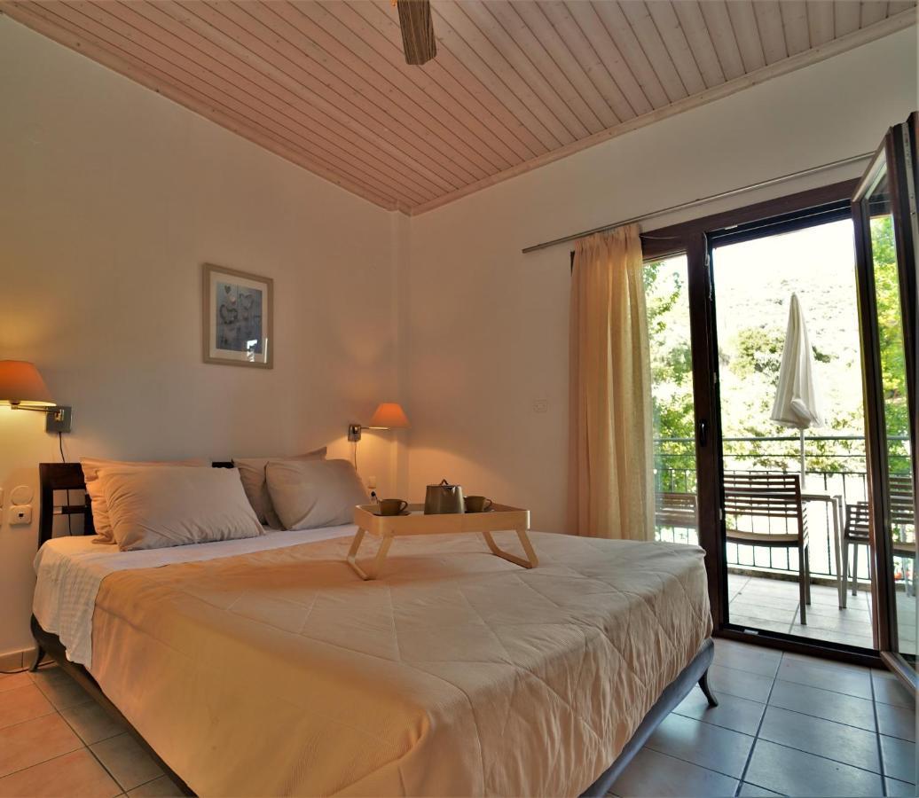 Bella Vista Hotel Studios & Apartments Parga Exterior photo