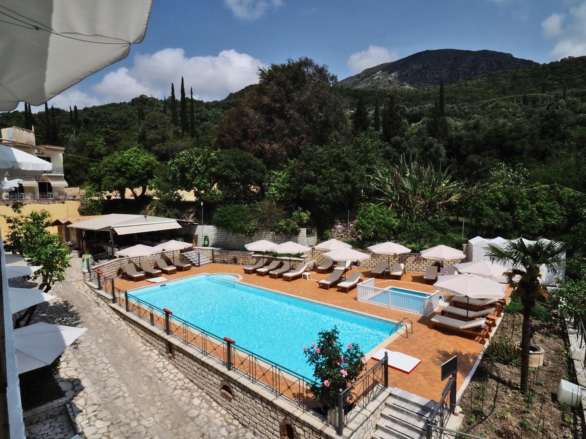 Bella Vista Hotel Studios & Apartments Parga Exterior photo